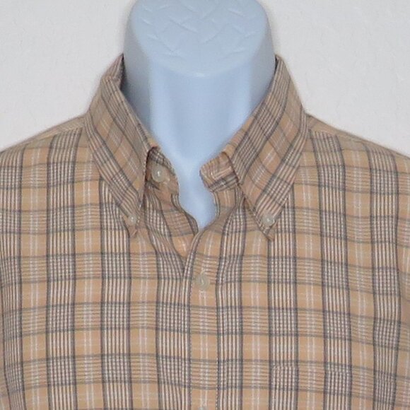 Van‎ Heusen* Men's Short Sleeve Button Down Curved Hem Chest Pocket Shirt~ XL - Picture 9 of 10
